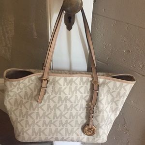 Michael kors purse